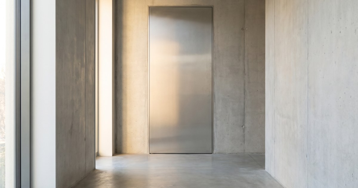 Metal door with no way to open it